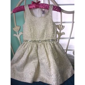 Beautiful Cream w/ Gold/Silver Reflective accents